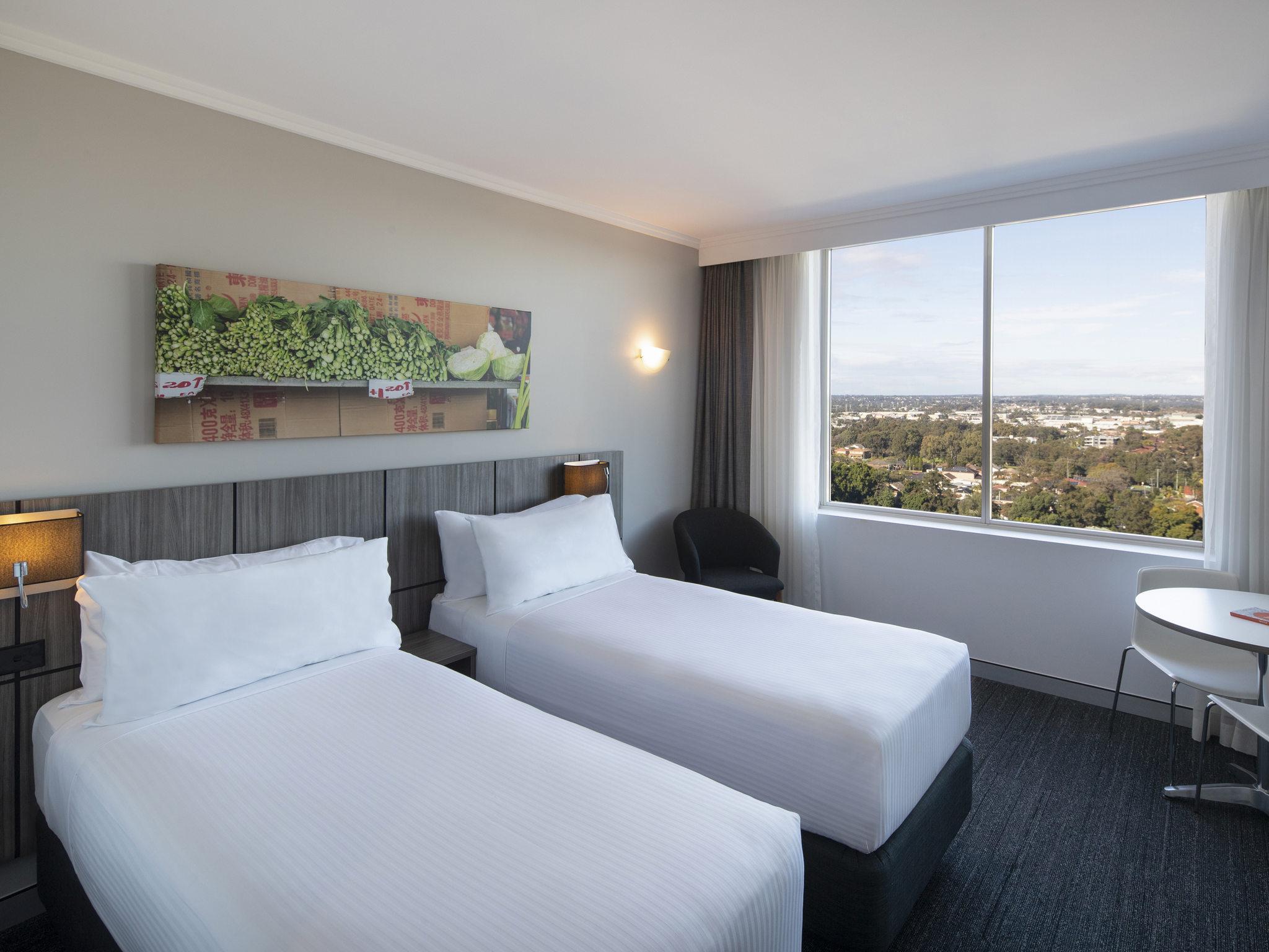 Mercure Sydney Bankstown Bagian luar foto