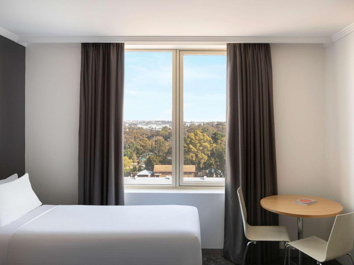 Mercure Sydney Bankstown Bagian luar foto