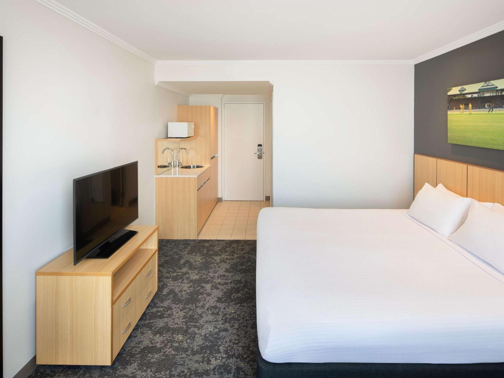 Mercure Sydney Bankstown Bagian luar foto