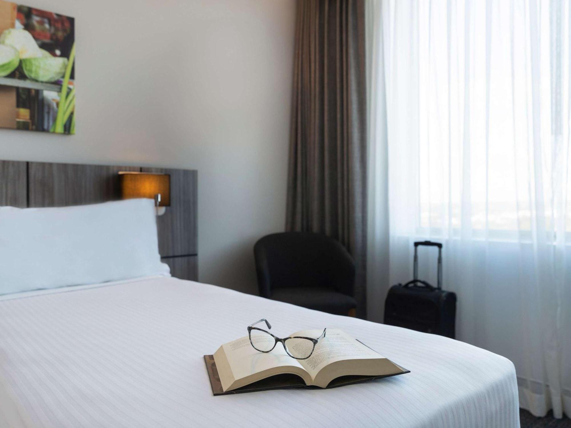 Mercure Sydney Bankstown Bagian luar foto